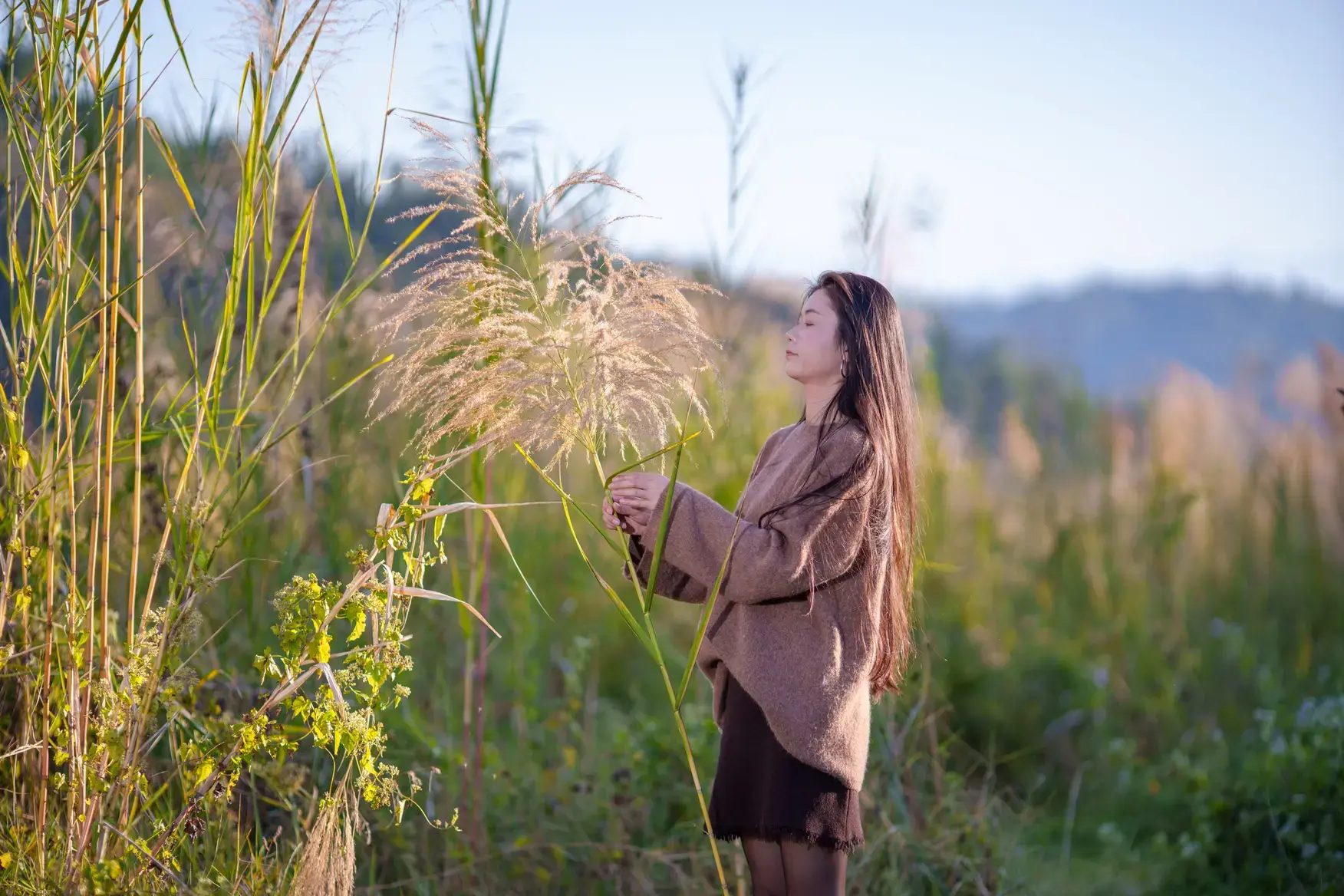 芒市孔雀湖人像